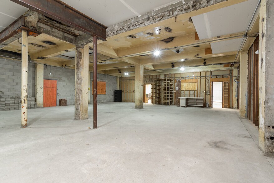 More Photos Of 200 N 13th St, Bay City Warehouse For Lease