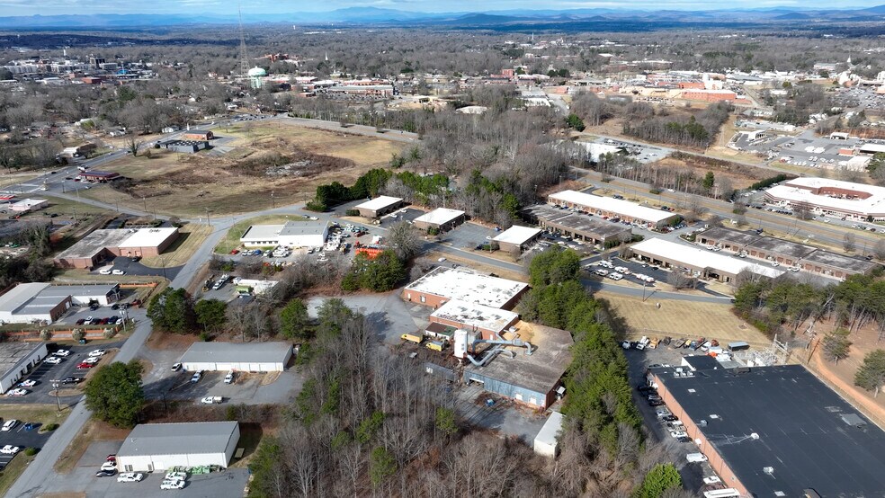 Primary Photo Of 980 3rd Ave SE, Hickory Warehouse For Lease