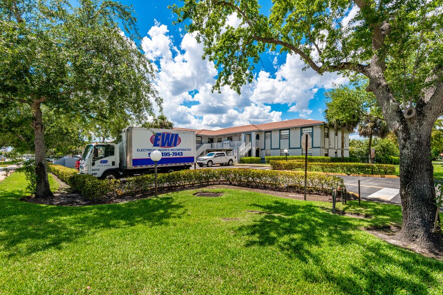 More Photos Of 10675-10687 Royal Palm Blvd, Coral Springs Apartments For Sale
