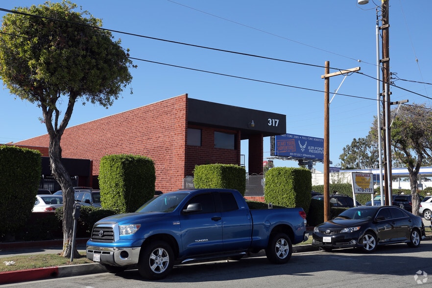 More Photos Of 317 S Isis Ave, Inglewood Flex For Lease