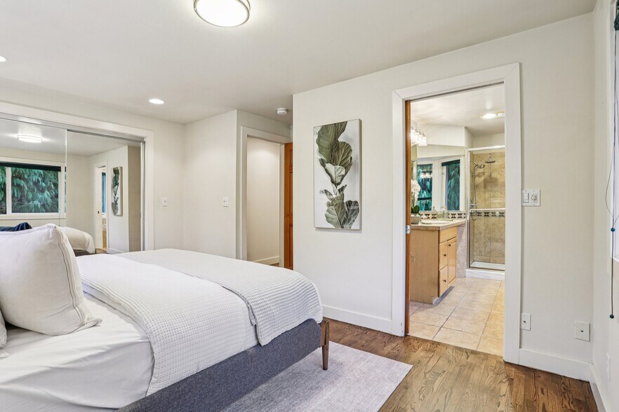 More Photos Of 5733 155th Ave NE, Redmond Apartments For Sale