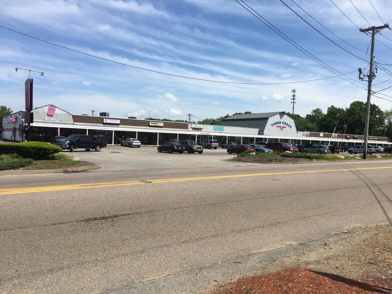 More Photos Of 1501 Bedford St, Abington Health Club For Lease
