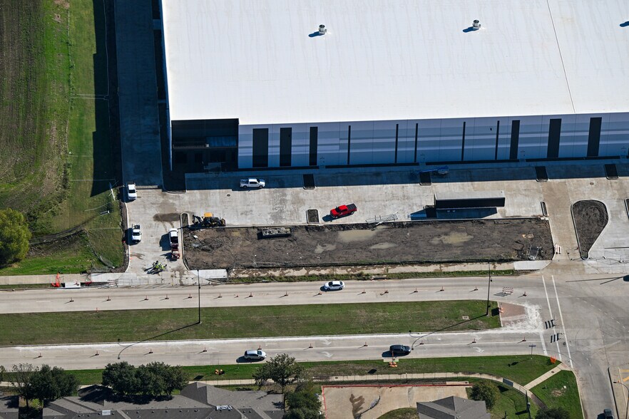 More Photos Of 4601 Dr. MLK Jr. Dr, Arlington Distribution For Lease