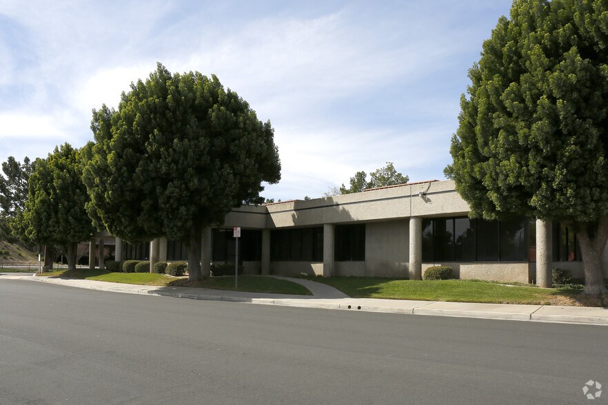 More Photos Of 4344 Latham St, Riverside Unknown For Lease