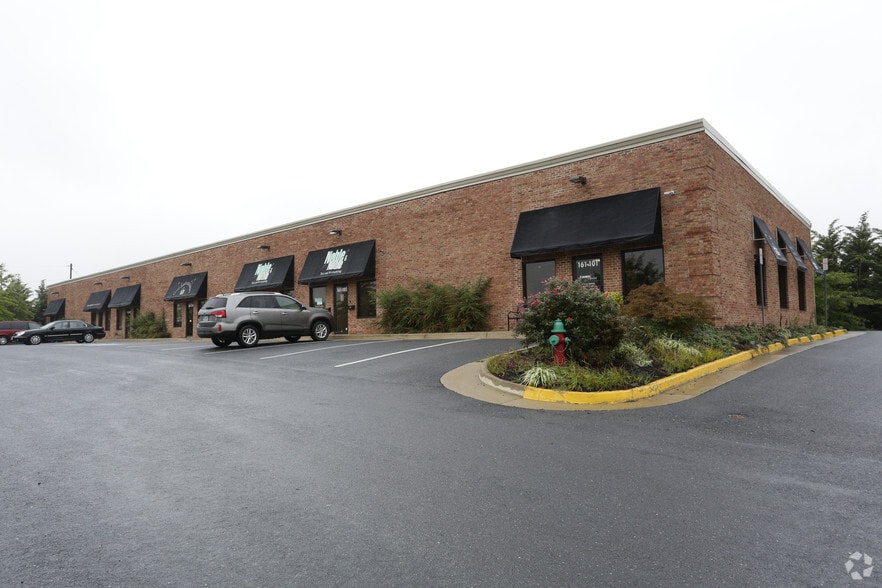 More Photos Of 161 Prosperity Dr, Winchester Showroom For Lease