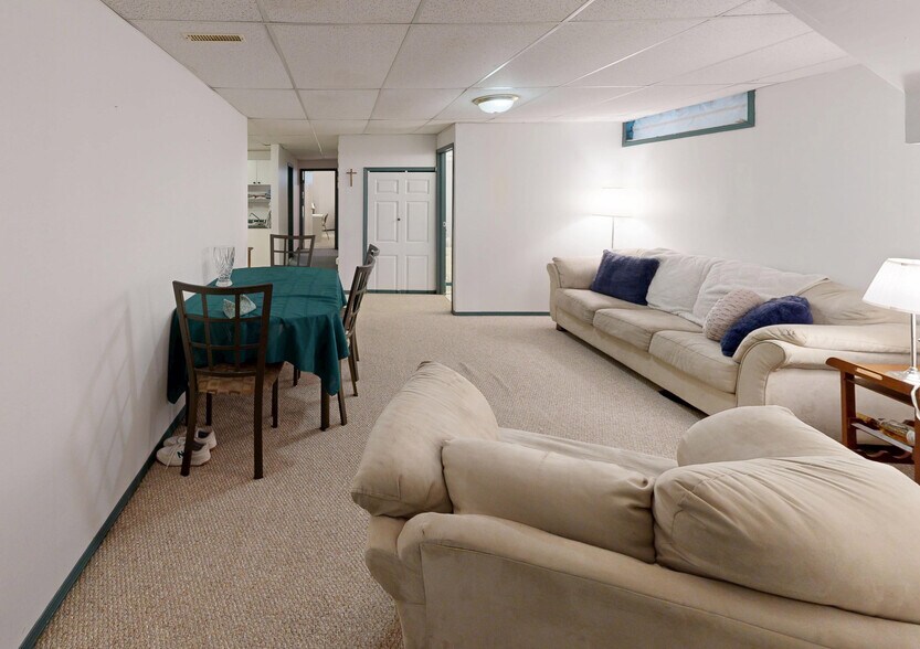 More Photos Of 10941 81 Av NW, Edmonton Dormitory For Sale