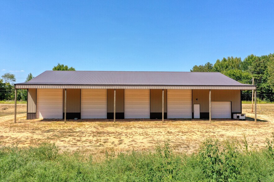 More Photos Of 22000 Main St E, Huntingdon Distribution For Sale