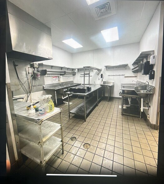 More Photos Of 9648-9664 W Linebaugh Ave, Tampa General Retail For Sale