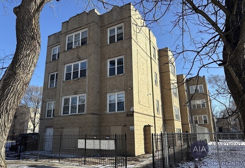 Primary Photo Of 635 N Springfield Ave, Chicago Apartments For Sale