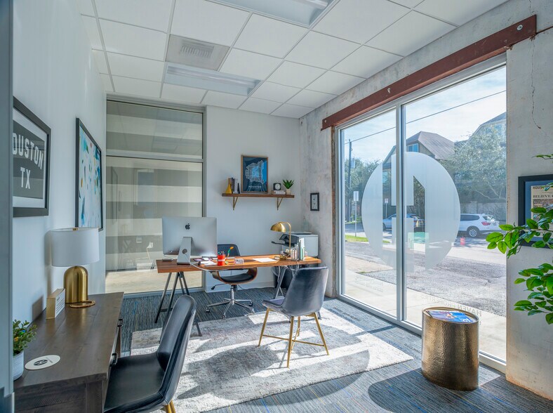 More Photos Of 8215 Long Point Rd, Houston Coworking Space