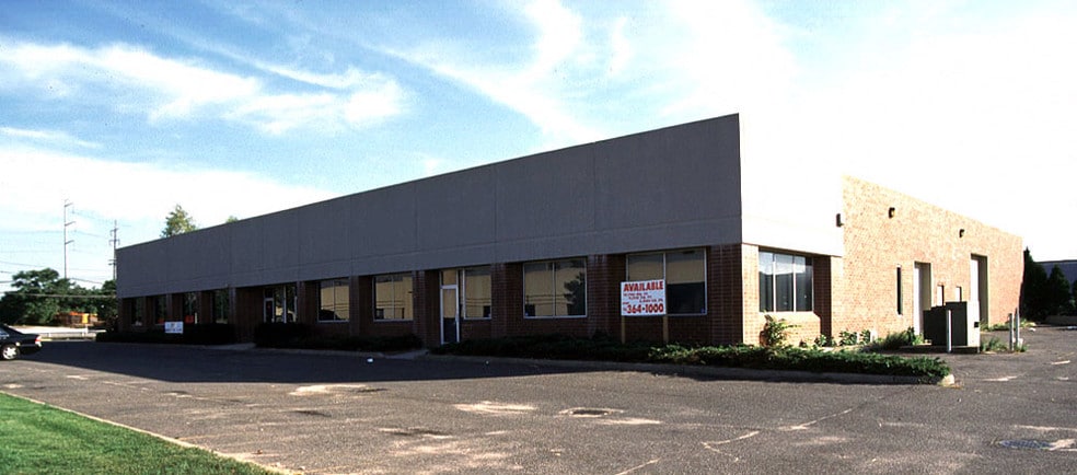 Primary Photo Of 10 Aerial Way, Syosset Warehouse For Lease