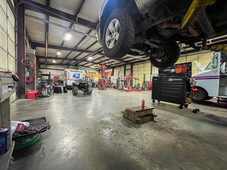 More Photos Of 912 SW 15th St, Wagoner Warehouse For Sale