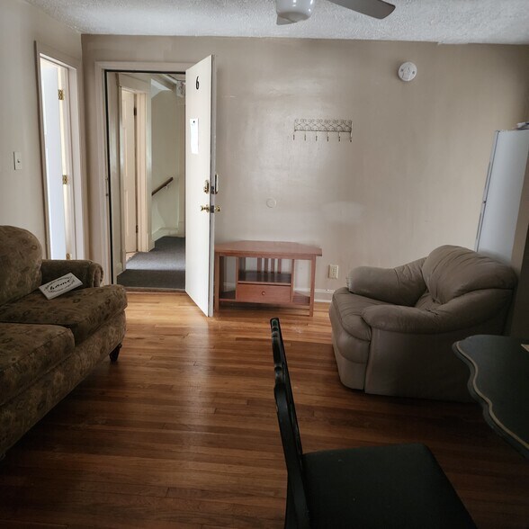 More Photos Of 401 N Spring St, Independence Apartments For Sale
