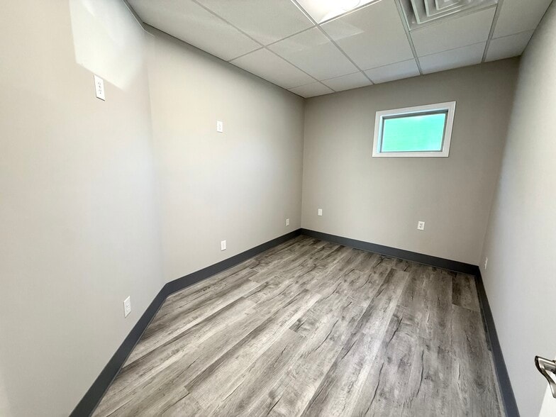 More Photos Of 882 E Main St, Spartanburg Office Residential For Sale