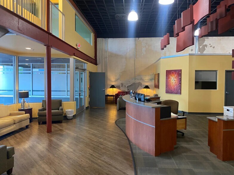 More Photos Of 242 W Central Ave, Winter Haven Office For Lease