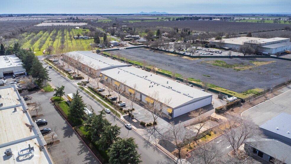 More Photos Of 2704 Hegan Ln, Chico Warehouse For Lease