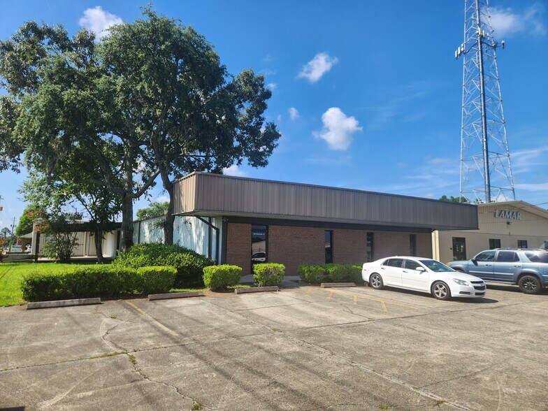 More Photos Of 154 Newman Dr, Brunswick Light Distribution For Lease