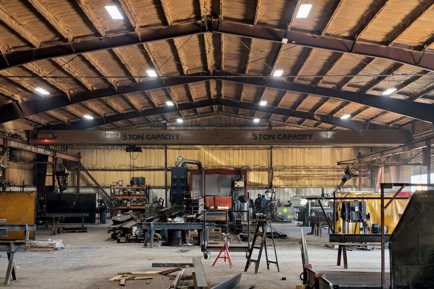 More Photos Of 2627 SW 22nd St, Oklahoma City Warehouse For Sale