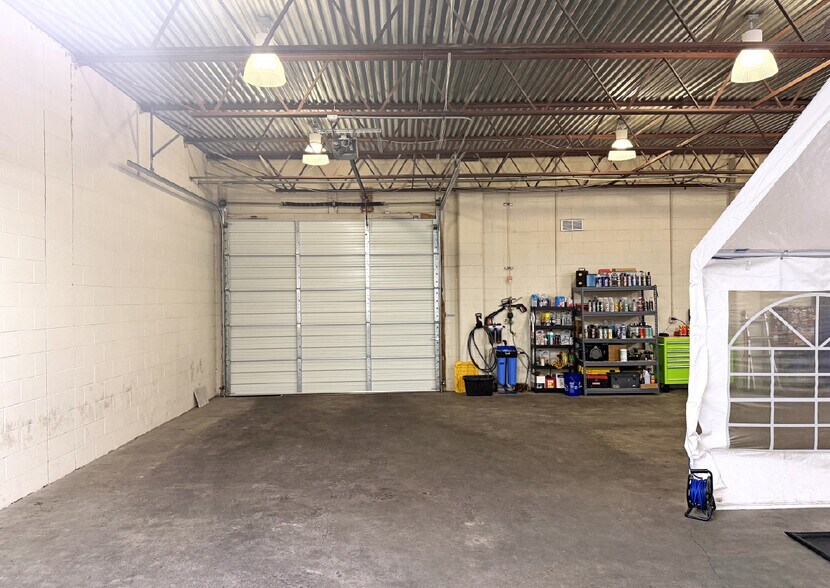 More Photos Of 2428-2432 Washington St NE, Albuquerque Warehouse For Lease