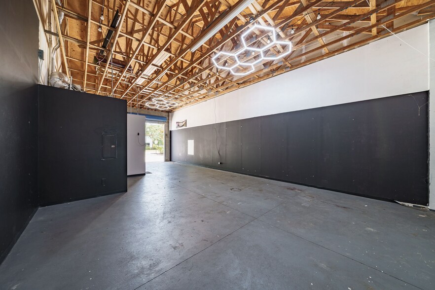 More Photos Of 3650 Bobbi Ln, Titusville Warehouse For Lease