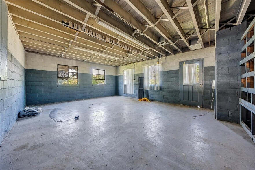 More Photos Of 1687 Stultz Rd, Martinsville Specialty For Sale