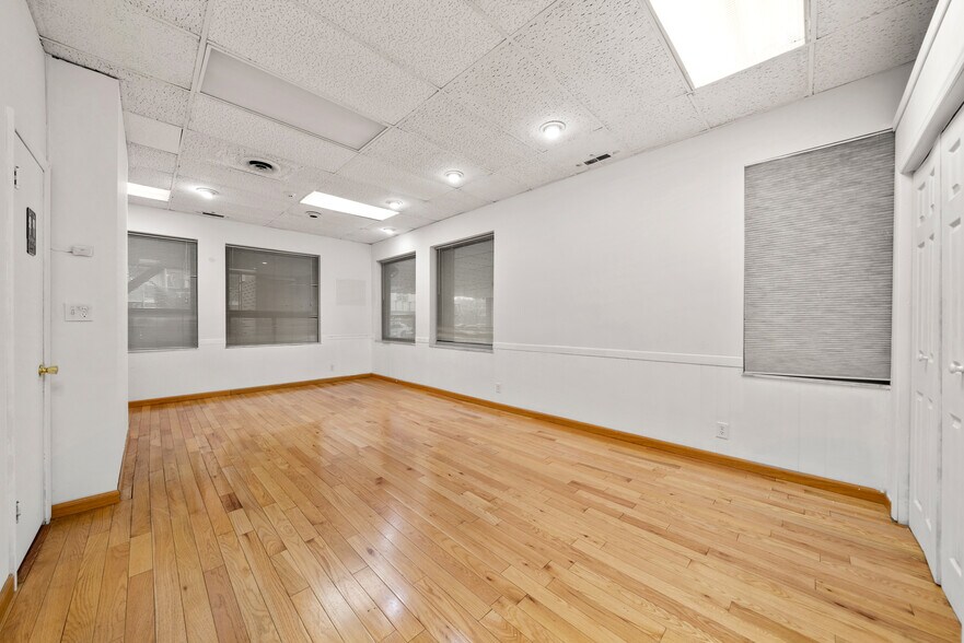 More Photos Of 2083 Center Ave, Fort Lee Medical For Lease