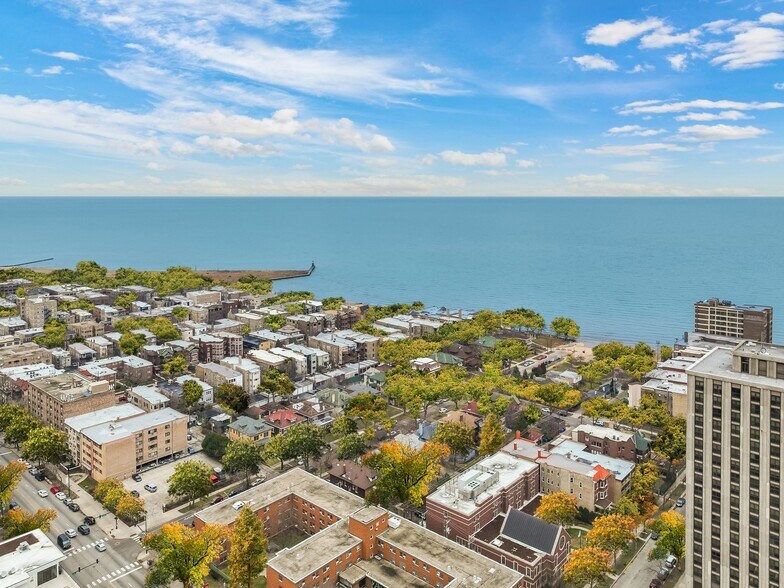 More Photos Of 6418 N Sheridan Rd, Chicago Apartments For Lease