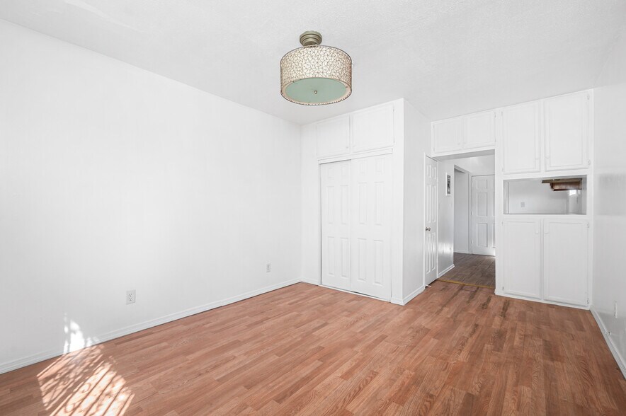More Photos Of 1727 Bellevue Ave, Los Angeles Apartments For Sale