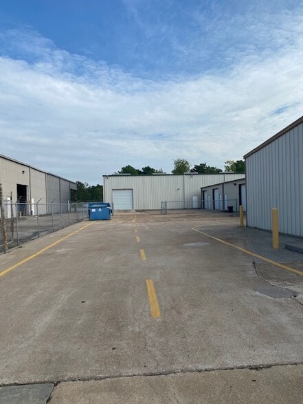 More Photos Of 4960 Washington Blvd, Beaumont Warehouse For Lease