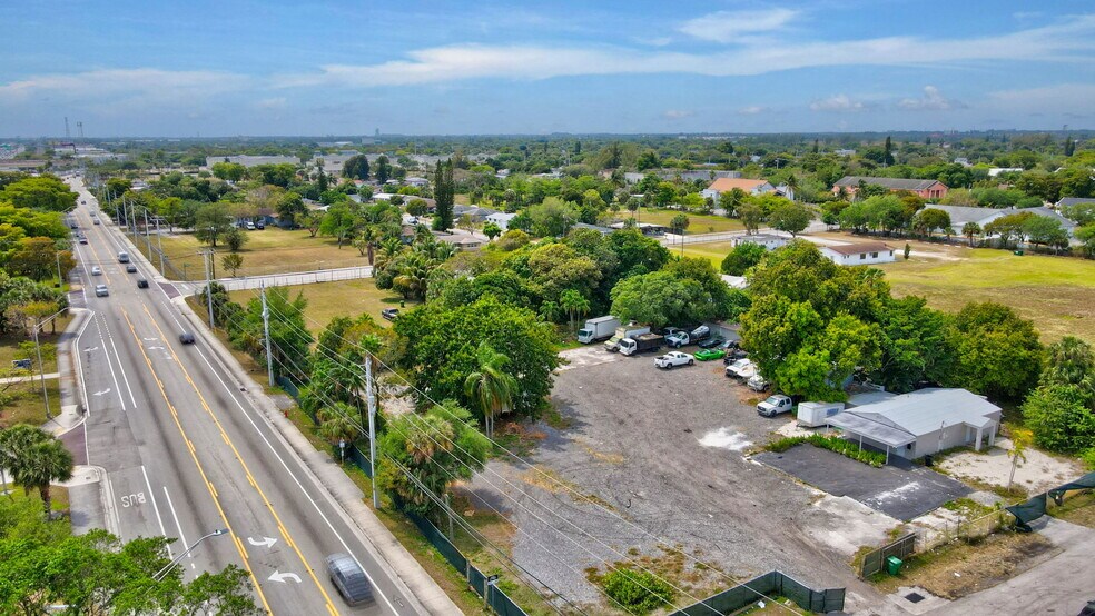 Primary Photo Of 2160 NW 24th St, Fort Lauderdale Auto Dealership For Sale