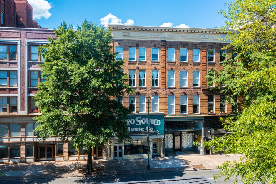 Primary Photo Of 117-119 W Broad St, Richmond Apartments For Lease