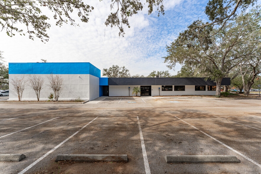 Primary Photo Of 4031 Upper Creek Dr, Sun City Center Medical For Sale