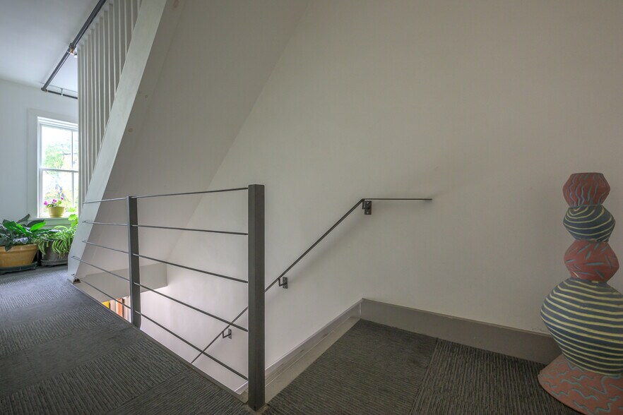 More Photos Of 705 Warren St, Hudson Storefront Retail Residential For Sale