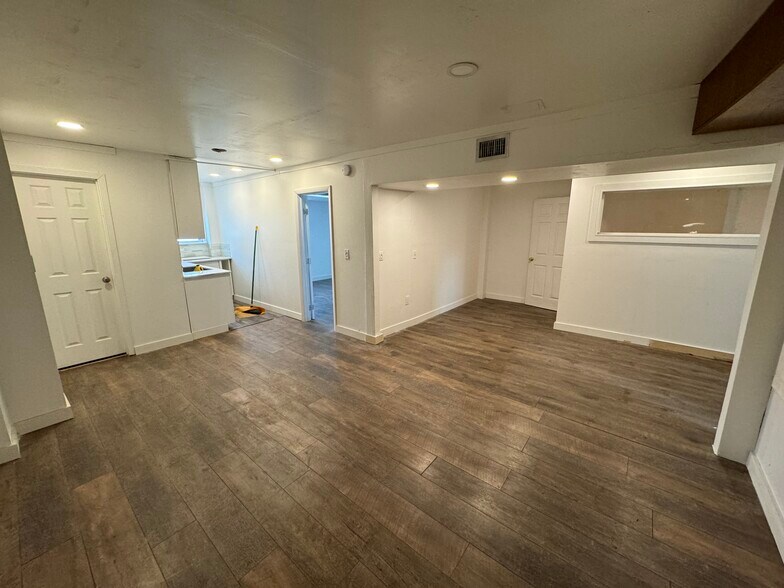 More Photos Of 1010 N 20th Ave, Hollywood Light Manufacturing For Lease