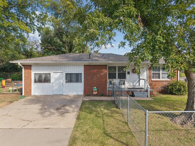 More Photos Of 7705 E 31st St, Tulsa Daycare Center For Sale