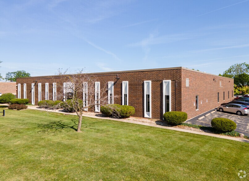 More Photos Of 16W260 83rd St, Burr Ridge Manufacturing For Lease