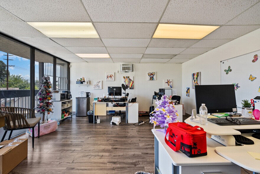 More Photos Of 10752-10754 Burbank Blvd, North Hollywood Office For Lease