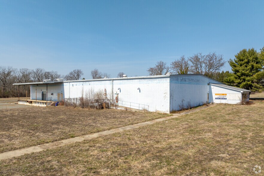 More Photos Of 100 Spring Road, Vineland Flex For Lease