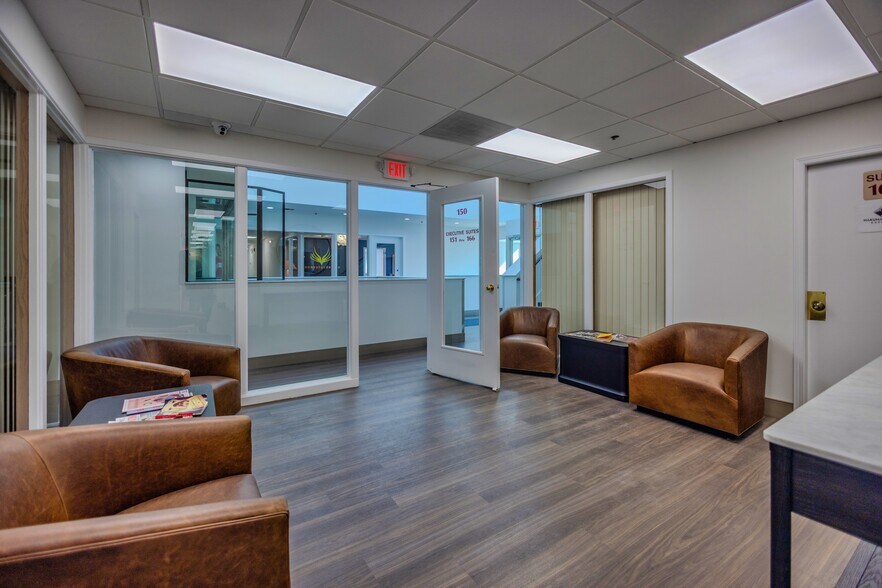 More Photos Of 6912 Main St, Downers Grove Unknown For Lease