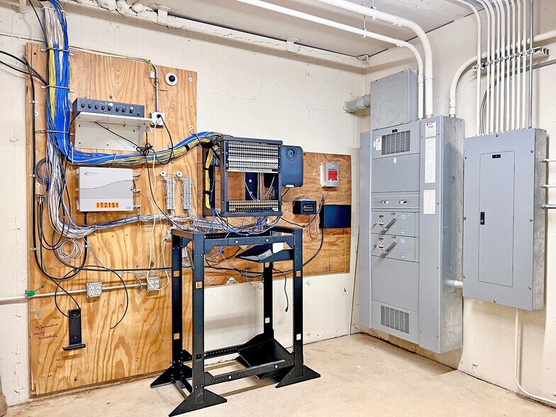 More Photos Of 2143 S State Route 157, Edwardsville Bank For Sale