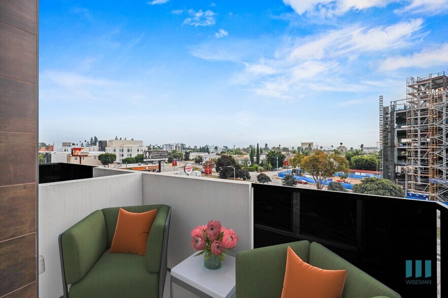 More Photos Of 951 Ogden Ave, Los Angeles Apartments For Lease