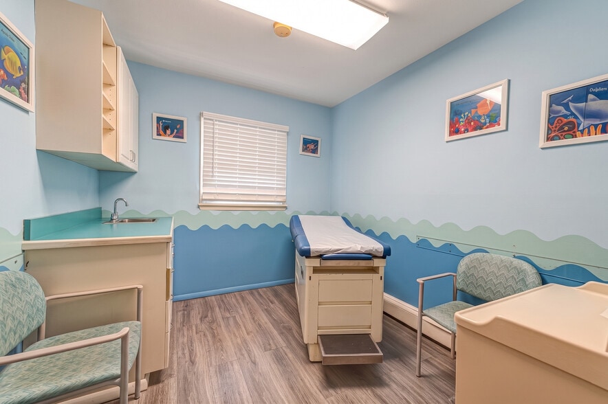 More Photos Of 3250 Sunrise Hwy, Islip Terrace Medical For Sale