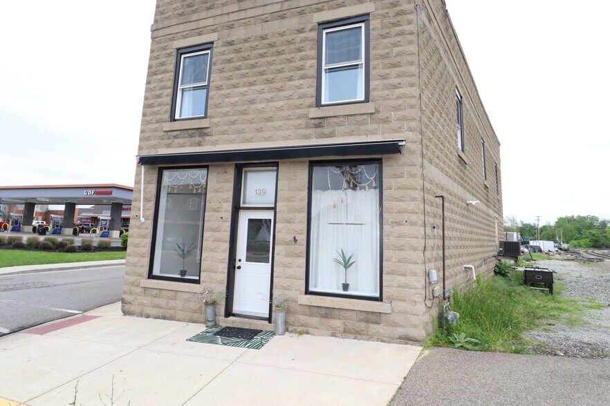 Primary Photo Of 139 S Broadway St, Blanchester Storefront Retail Residential For Sale