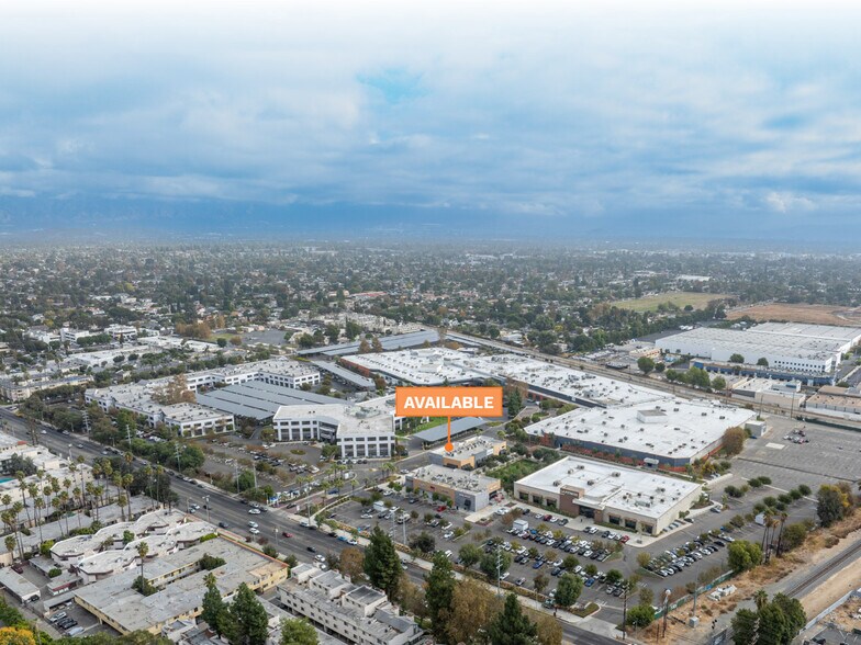 More Photos Of 8420-8440 Balboa Blvd, Northridge Storefront For Lease