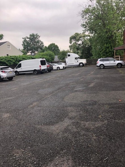 More Photos Of 1100 River St, Ridgefield Warehouse For Lease