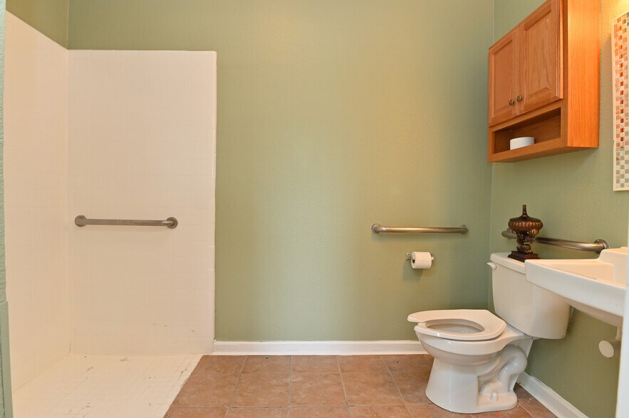 More Photos Of 2021 FM 1092 Rd, Missouri City Assisted Living For Sale