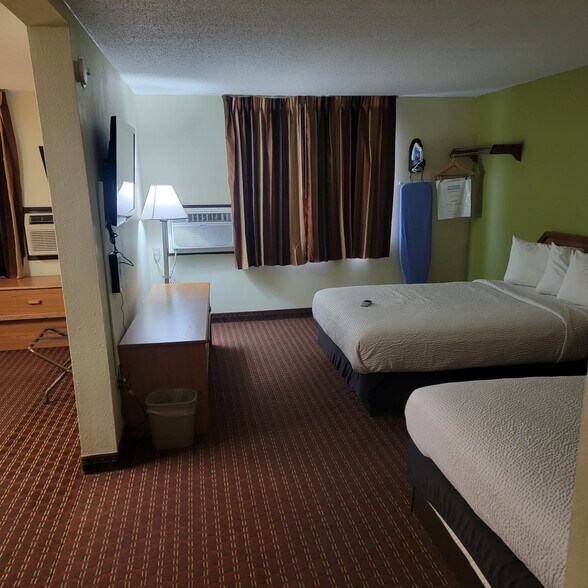 More Photos Of 3040 5th Ave S, Fort Dodge Hotel For Sale