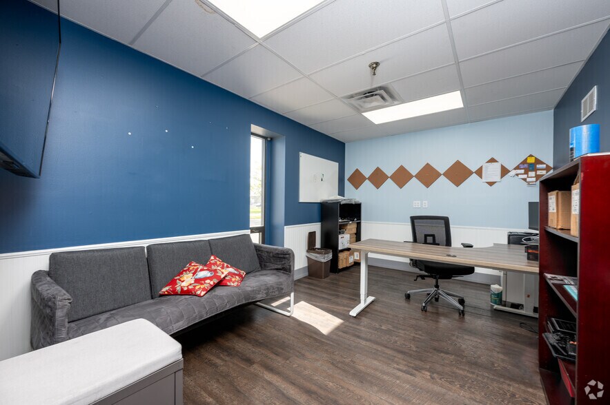 More Photos Of 2580 S 30th St, Lafayette Warehouse For Lease