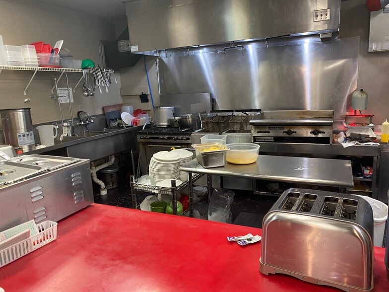 More Photos Of 1837 Highway 64 W, Shelbyville Convenience Store For Sale