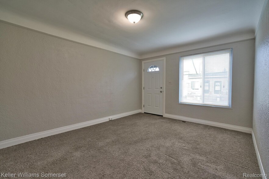 More Photos Of 51 Spokane Dr, Pontiac Apartments For Sale